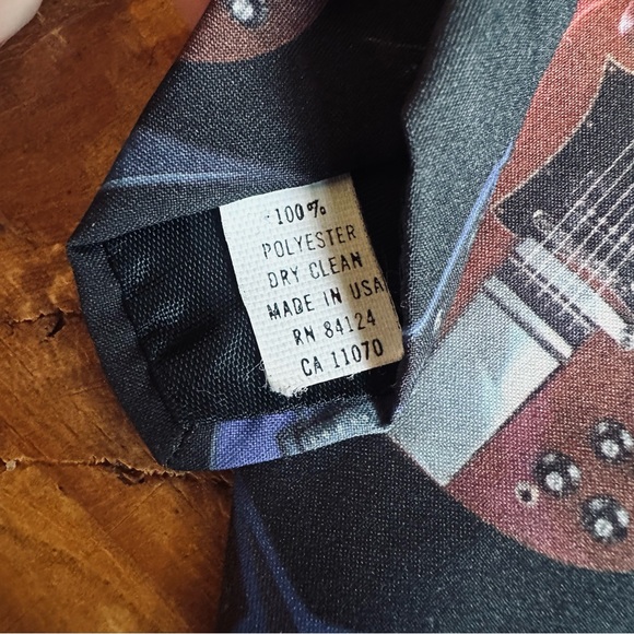 Guitar neck tie! - Picture 3 of 4